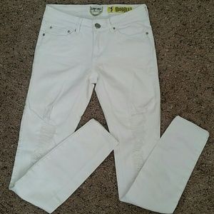 WHITE SKINNY JEANS